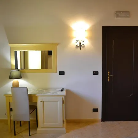 Duomo アパート チェファル