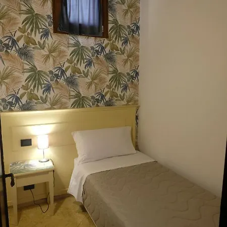 Duomo アパート チェファル