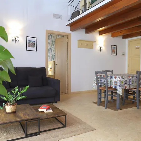 Duomo アパート チェファル